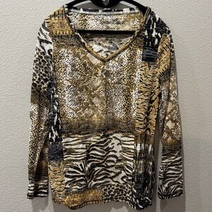 🐆 Onque Casuals Animal Print V-Neck Women’s Long Sleeve Top – Size M 🐆
